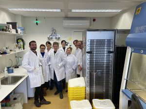 Foto de grupo en el laboratorio